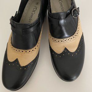 Two-tone leather loafers